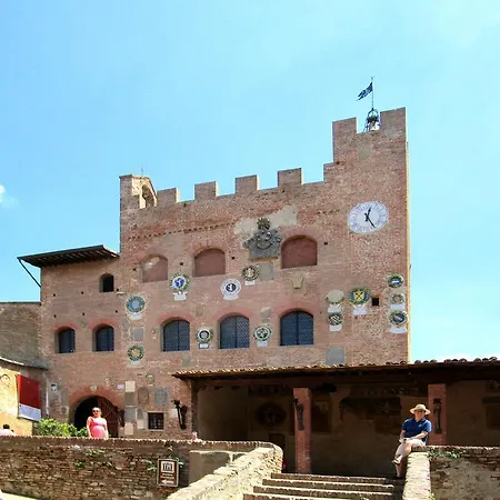 Casale Del Vacanziere Чертальдо